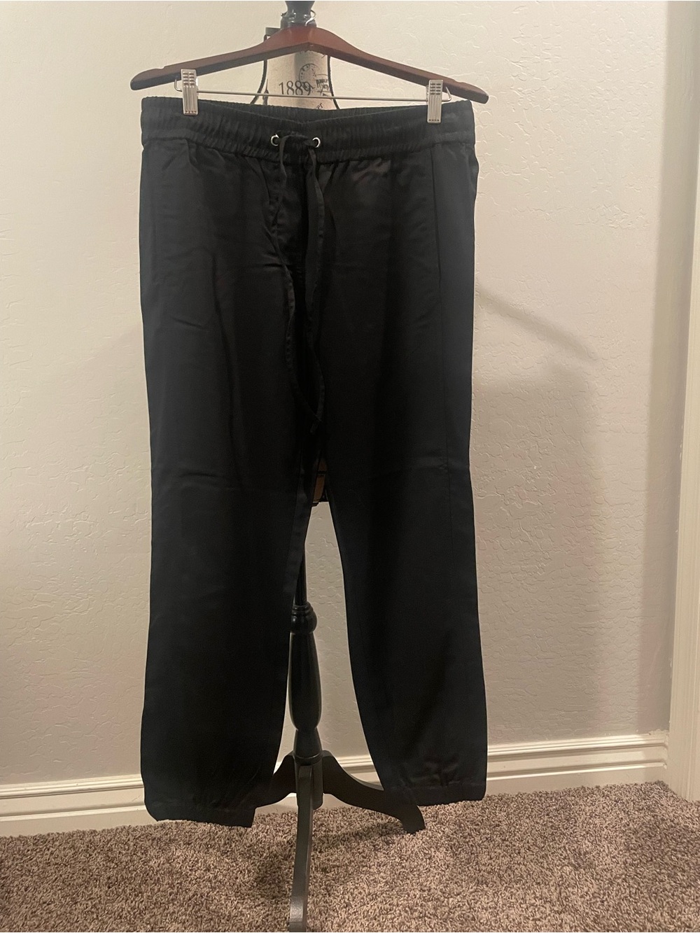 Loft Women’s Black Drawstring Jogger Pants